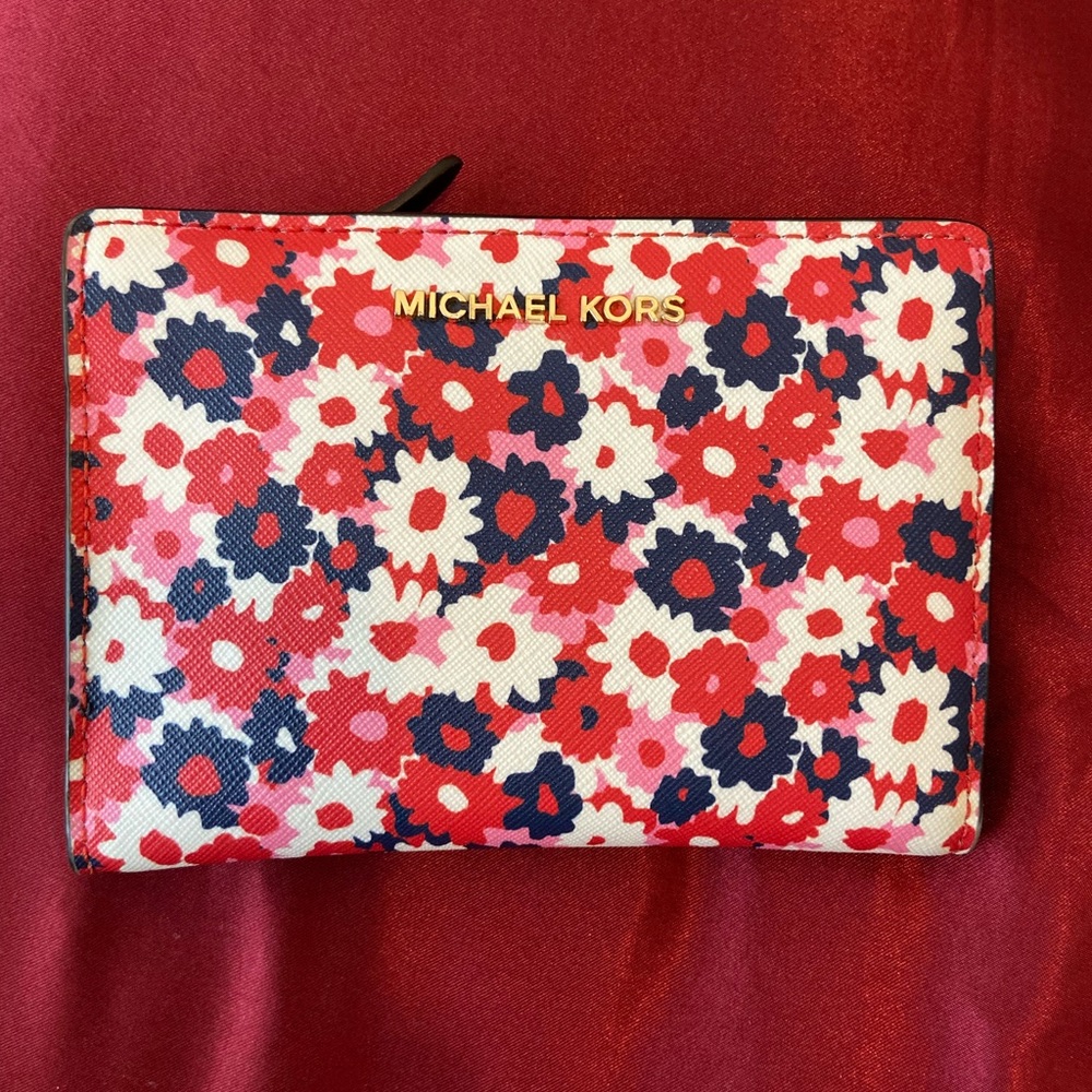 Michael Kors Floral Jet Set Coin Wallet